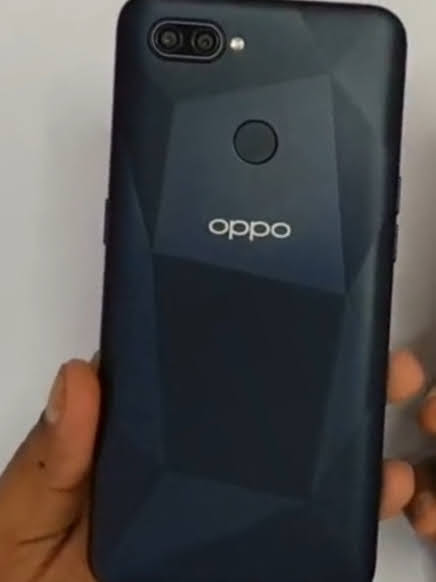 Oppo A12 