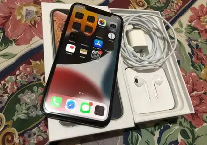 iPhone xs max 256GB with complete box