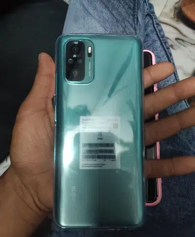 Redmi Note 10 One hand use