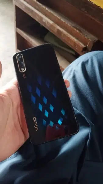 vivo s1