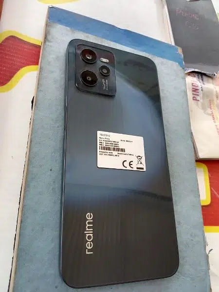 realme c35