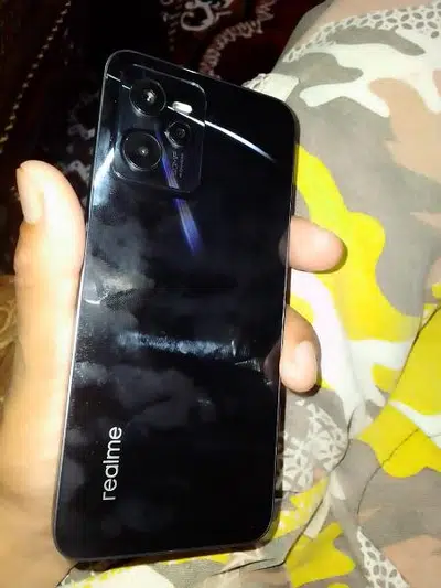 Realme c35