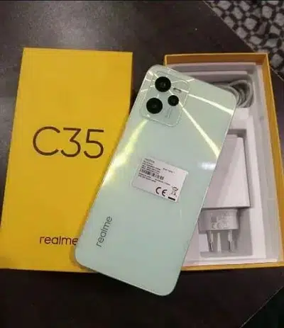 Realme C35