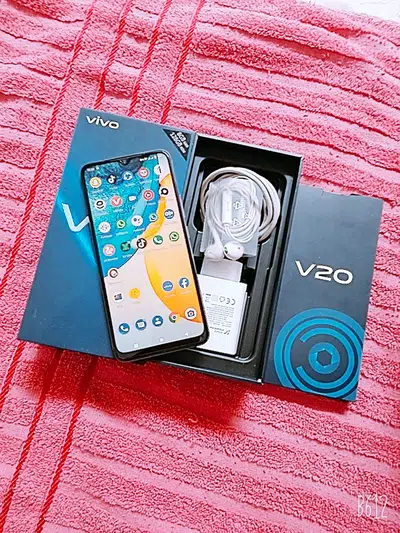 Vivo v20 8GB RAM 128 GB memory 0332/5427/352