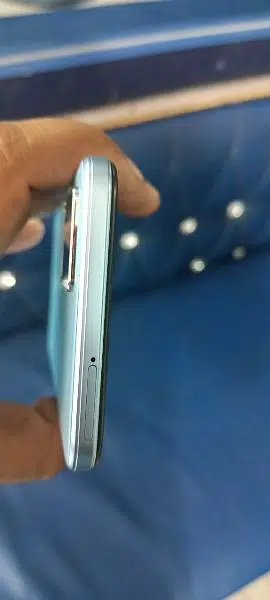 VIVO y33s 8/128 blue color