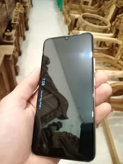 Vivo V21