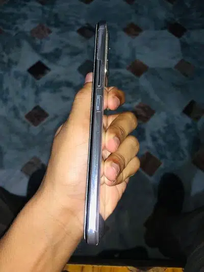 vivo V21