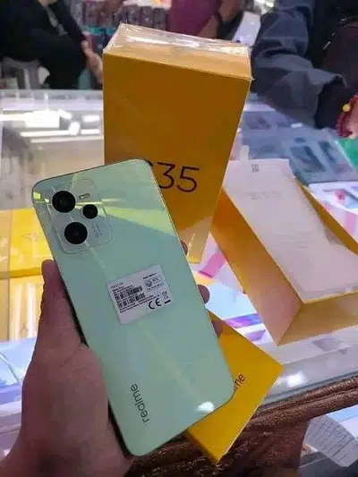 realme c35