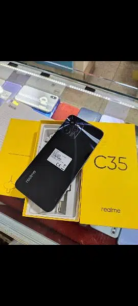 realme c35