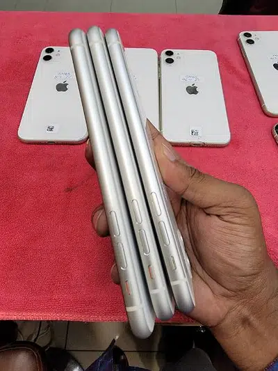 Apple Iphone 11 64gb JV (NON PTA, NON ACTIVE) White Colour