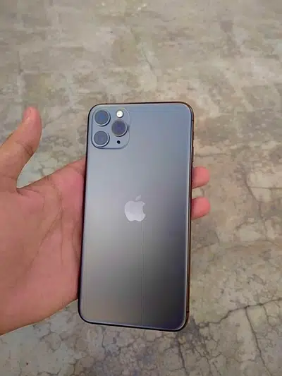 Iphone 11 pro max 64 Gb Non pata 89 health