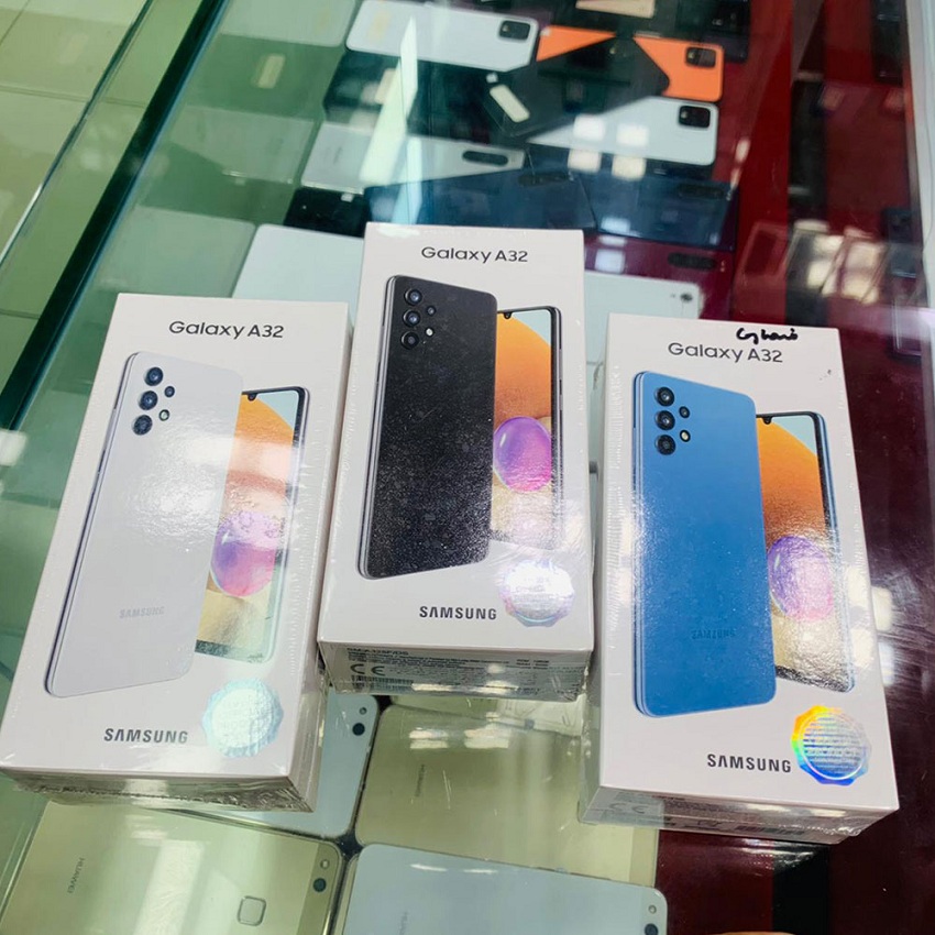 Samsung galaxy A32 box pack brand new 6gb/128gb  cont => 03452174314