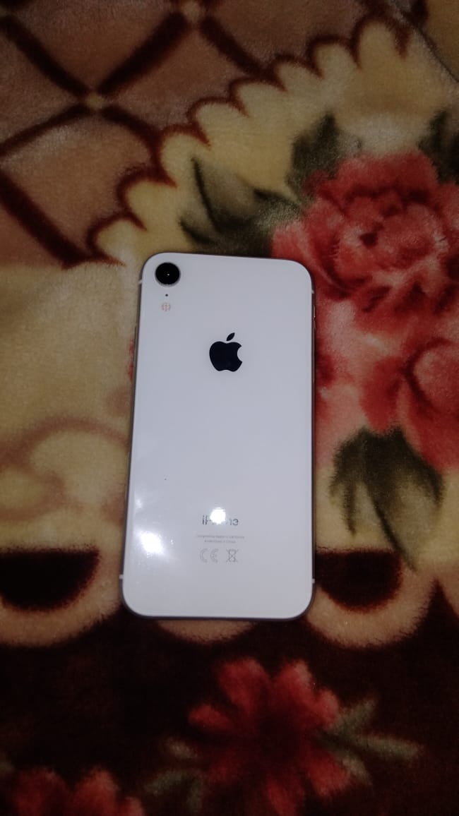 iPhone xr 64 gb